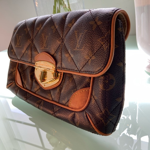 Louis Vuitton Etolie Monogram Clutch - Picture 3 of 16